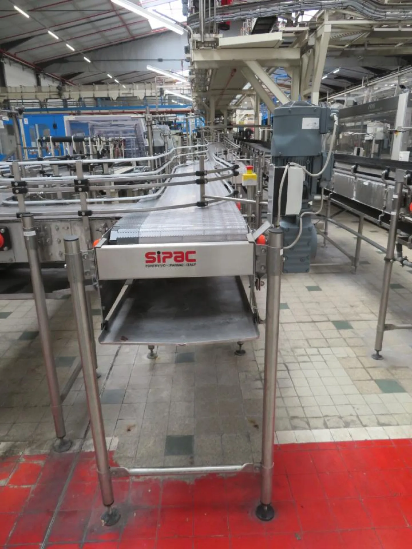 Sipac Sipac Chain Convoyeur System With Diverting System- Line 4 - 6