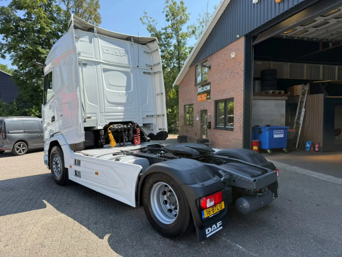 DAF XG 480 with stationary air conditioning, 2 fuel tanks, PTO prep, Dutch truck, in excellent condition - 2