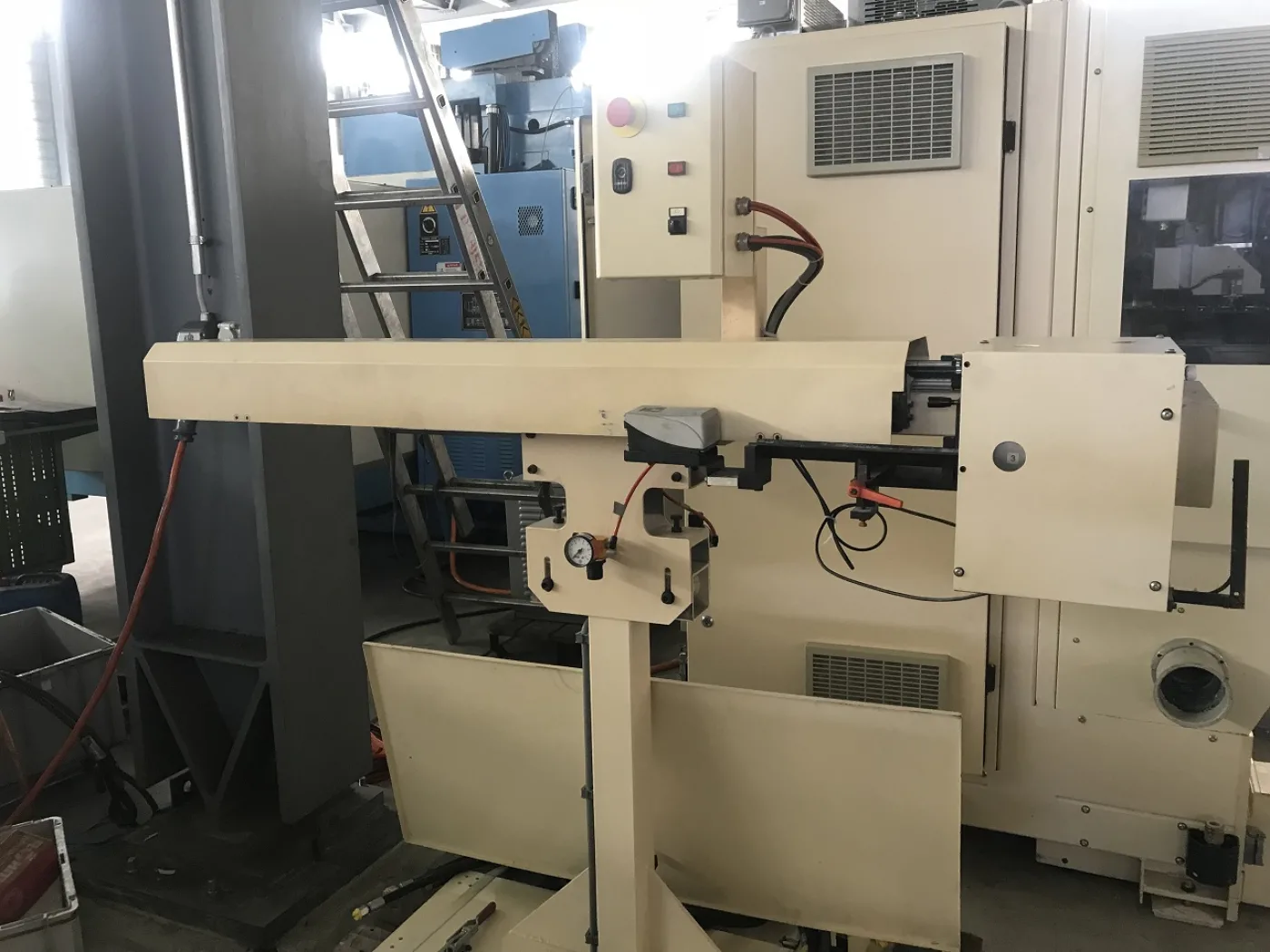 CENTRE D’USINAGE WILLEMIN-MACODEL W-408 B - 8