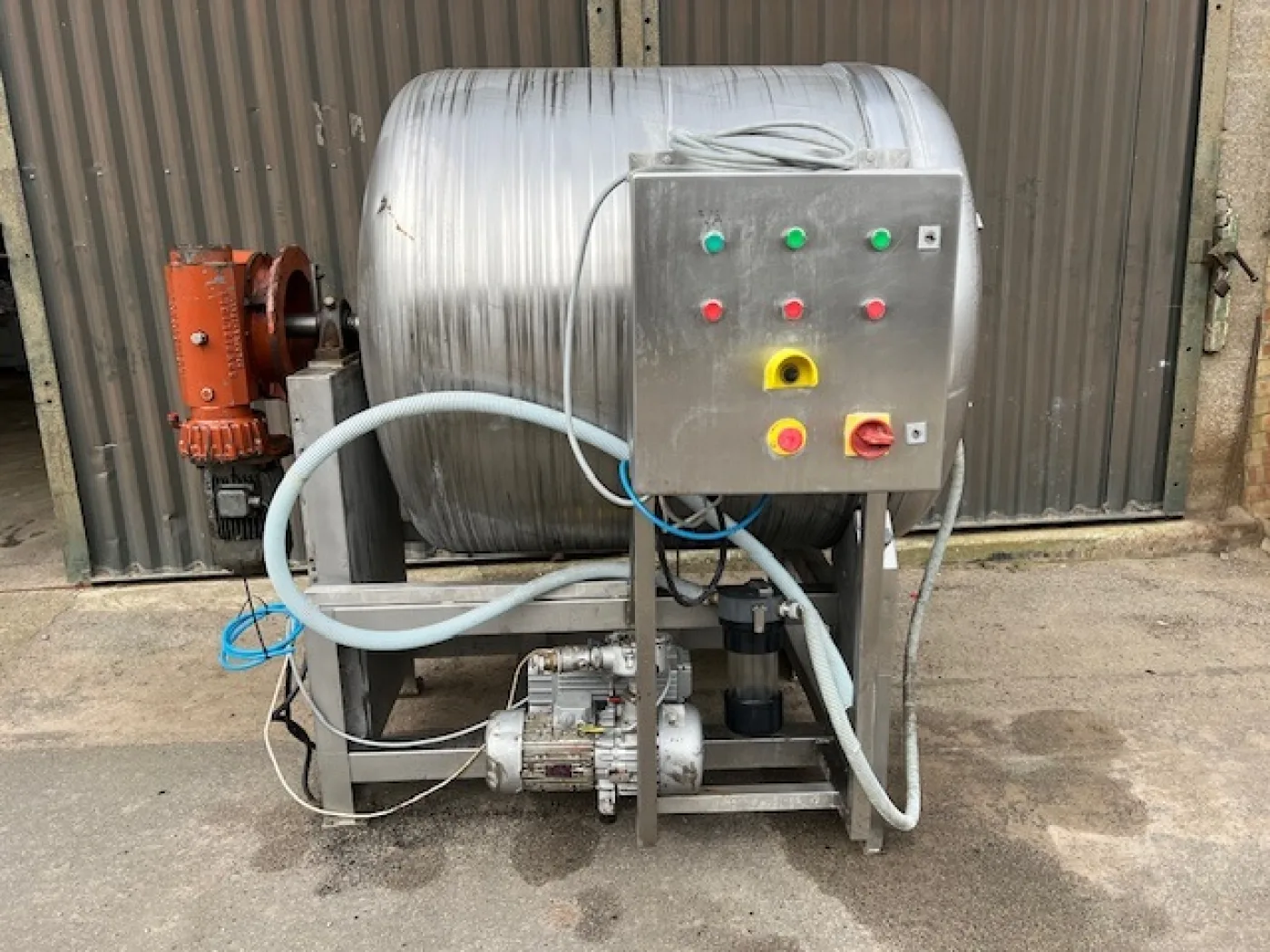 700ltr Vacuum Tumbler - 2