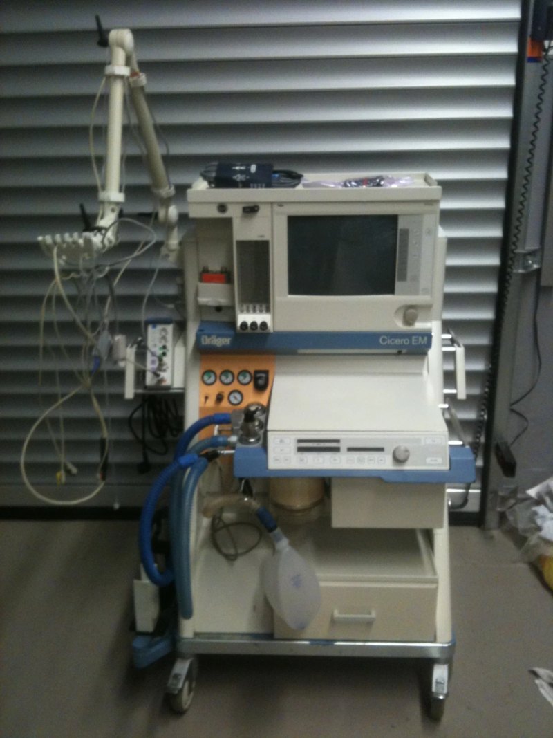 Dräger Cicero Narkosebeatmungsgerät 2001