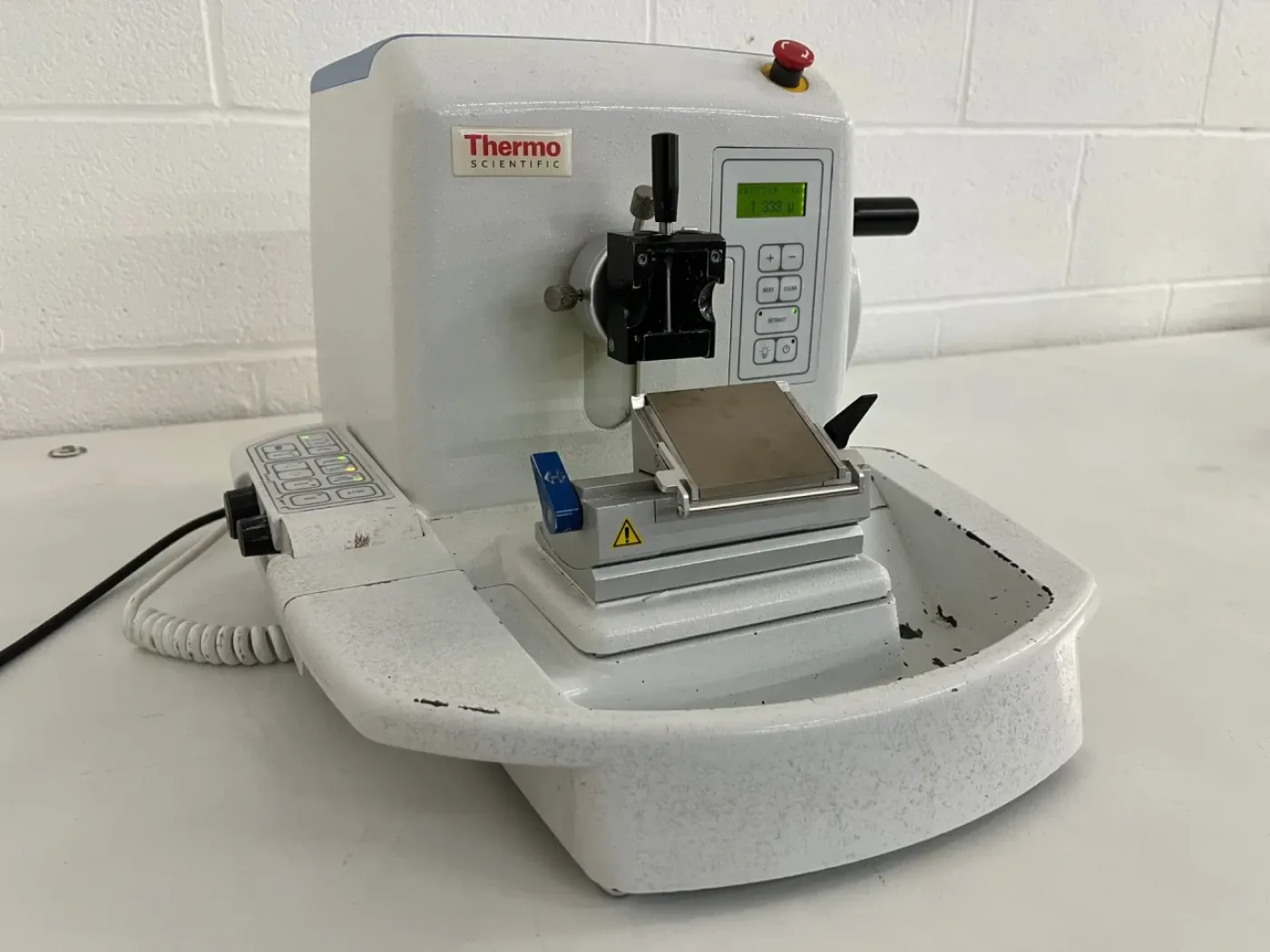 Thermo Shandon Finesse ME+ Microtome - 3