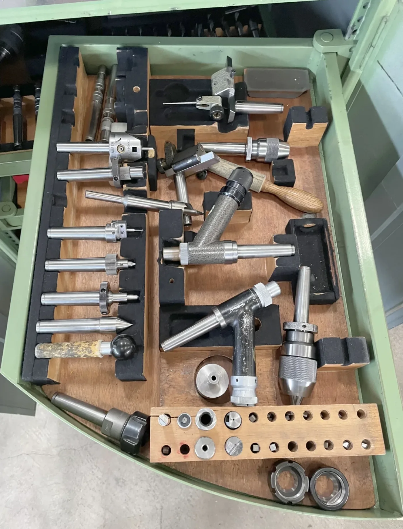 021942 - HAUSER 3 BA - 6