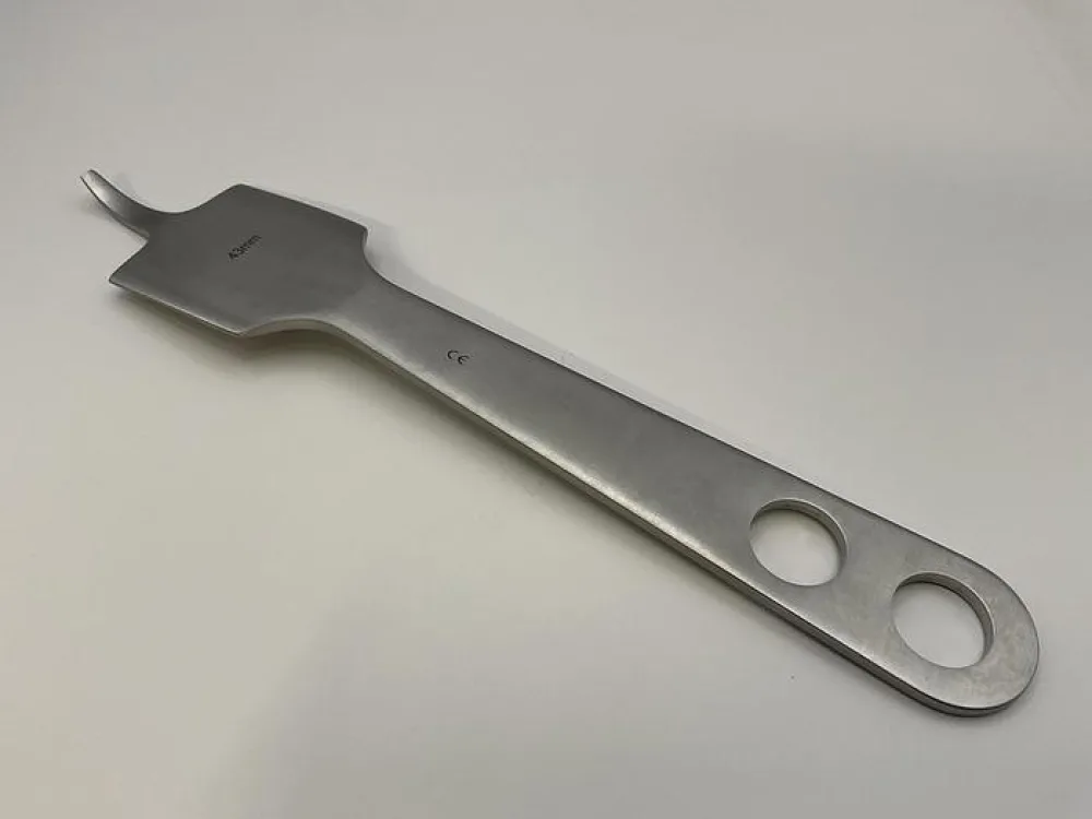 GB Medical Hohmann 43mm blade