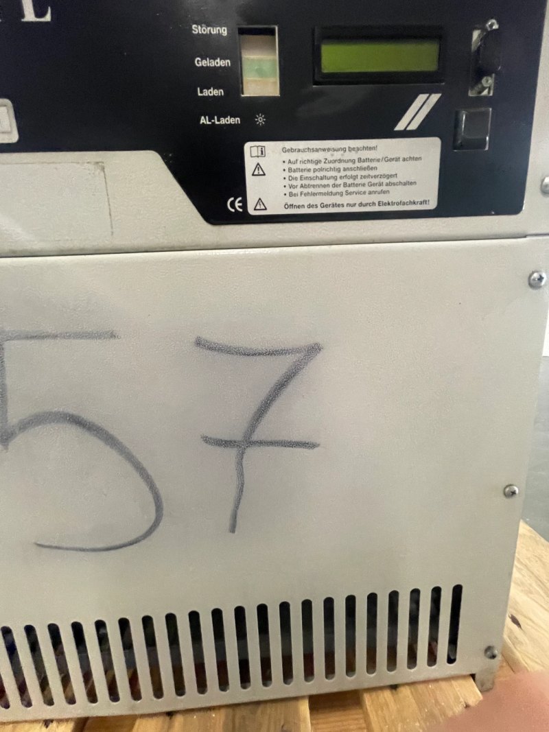 TriCom L D80/70 E-WaN Batterieladegerät