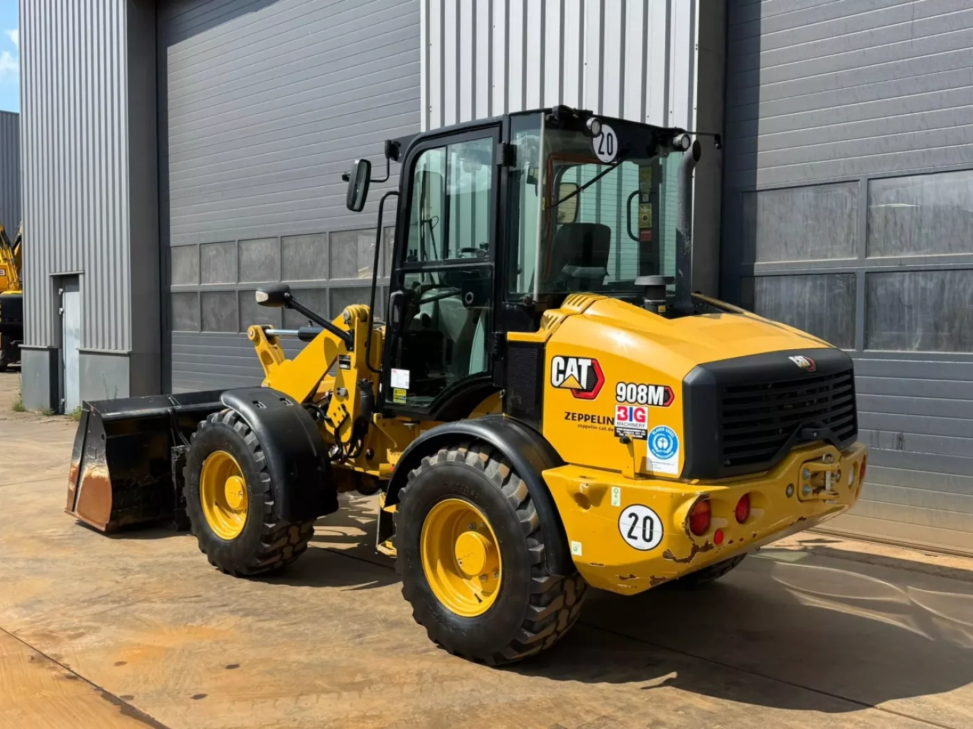 Caterpillar 908M - 3
