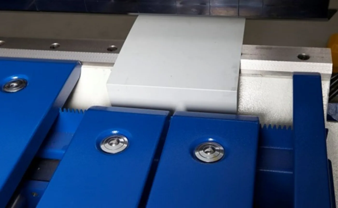 Motorische Schwenkbiegemaschine MFG 2515 - 6