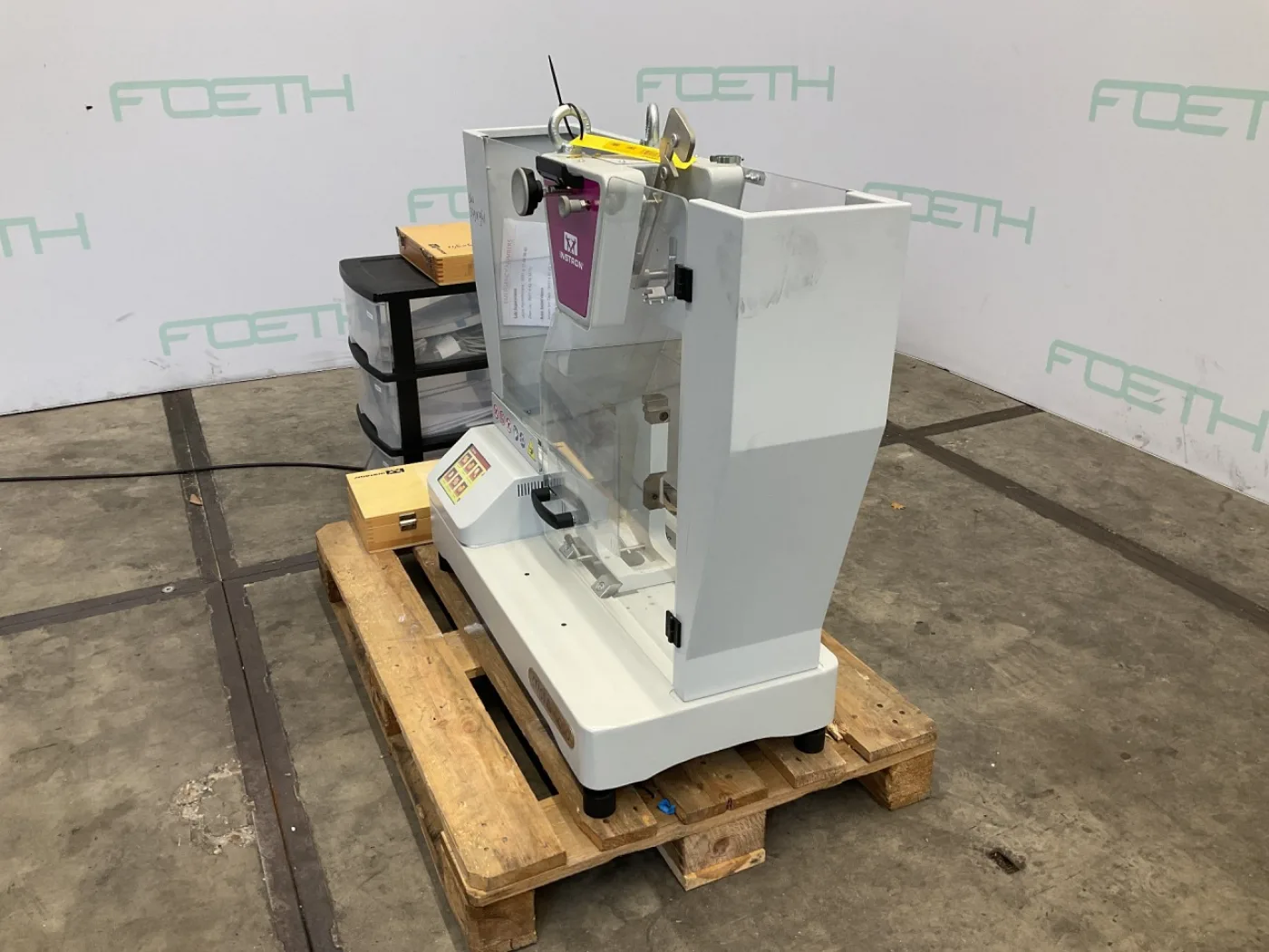 Instron Ceast 9050 pendulum impact tester - Miscellaneous - 2