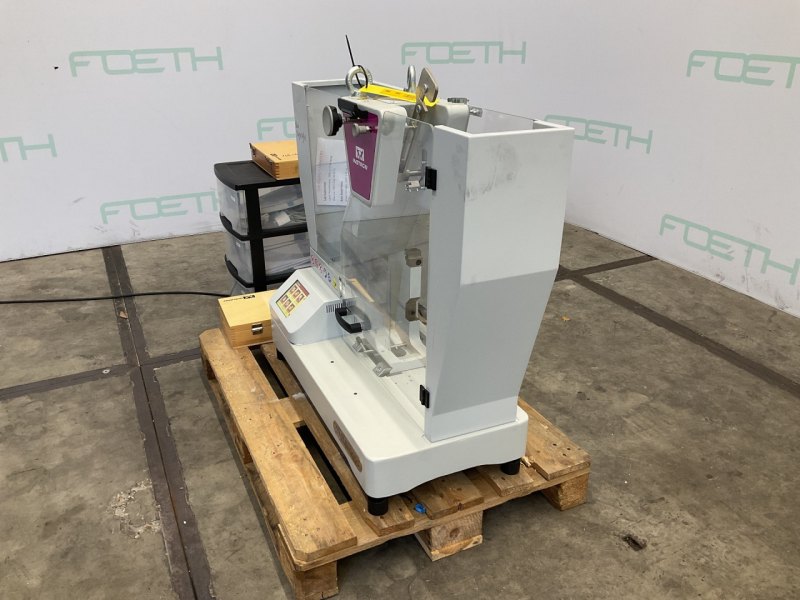 Ìnstron Ceast 9050 pendulum impact tester - Miscellaneous