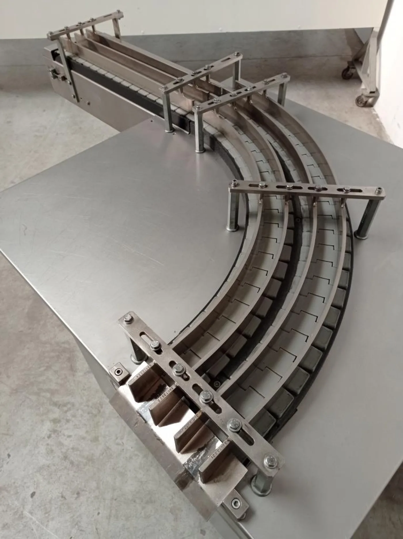 NASTRO TRASPORTATORE CURVO A DOPPIA PISTA - 3