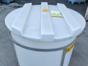 770 LITER PLASTIC TANK