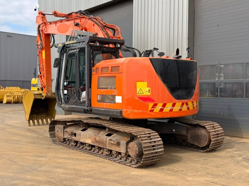 Hitachi ZX225US5LC