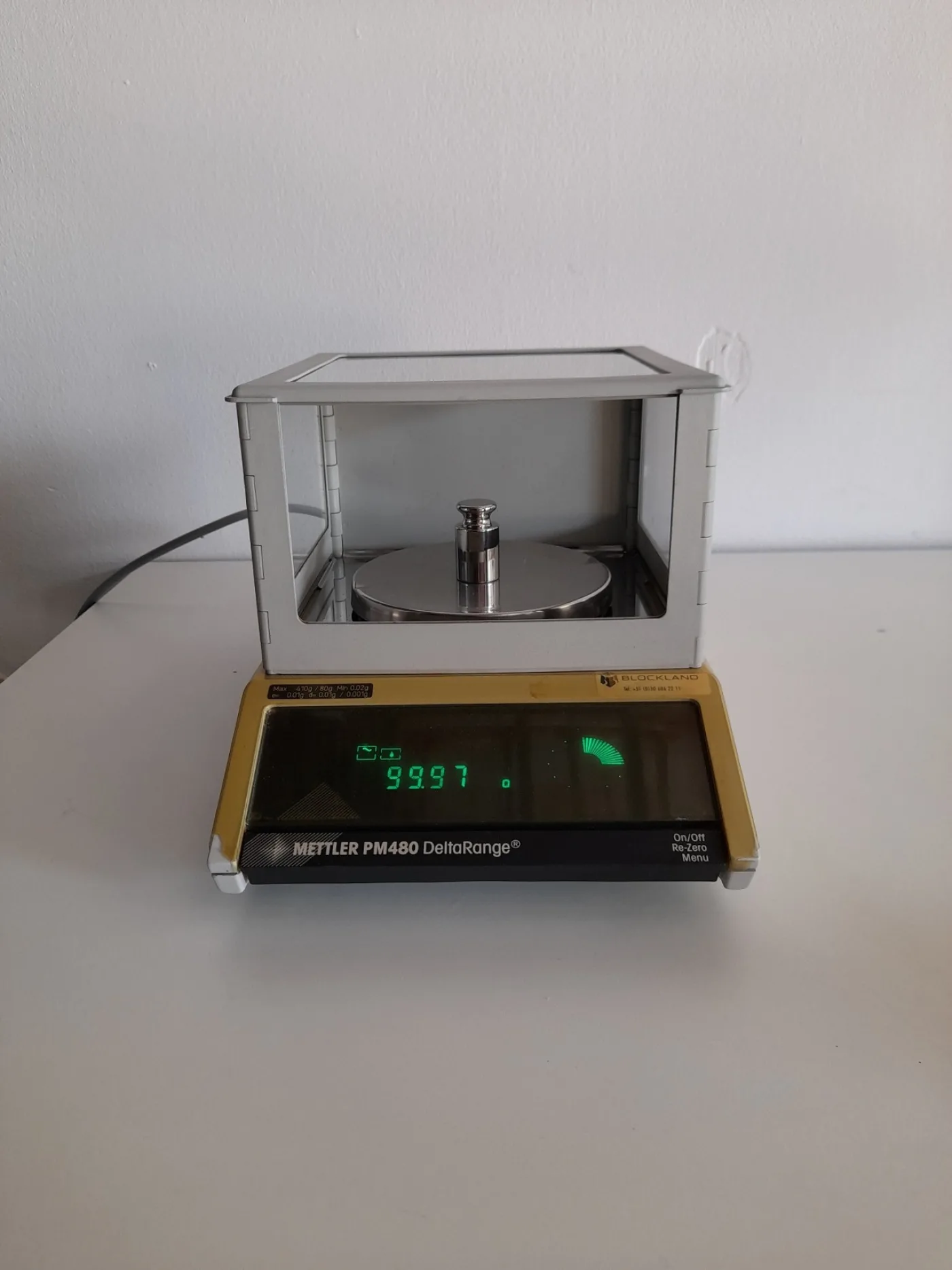 2205 - Used Mettler Toledo balance PM480 DeltaRange - 1