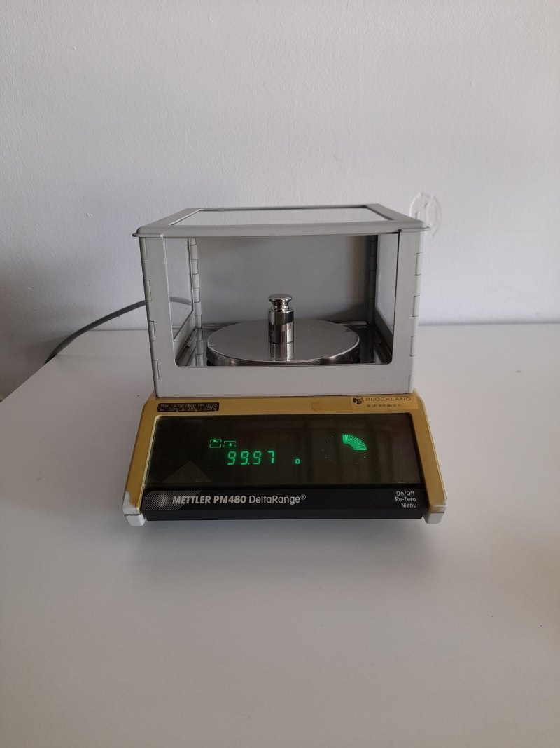 2205 - Used Mettler Toledo balance PM480 DeltaRange