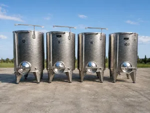 STAINLESS STEEL TANKS, L.A. INOX BRAND LITER CAPACITY LITERS 2000 (HL 20), FLOATING LID MODEL WITH FLAT BOTTOM, SECOND HAND EQUIPMENT
