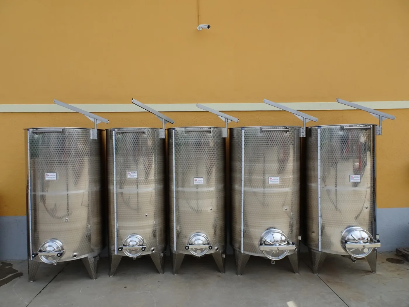 STAINLESS STEEL TANKS CAPACITY LITERS 1500 – 2100 PNEUMATIC FLOATING LID ROUNDLY SHAPE BOTTOM NEW EQUIPMENT - 5
