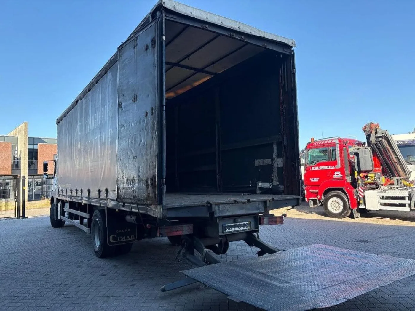 Mercedes-Benz Axor 1833 + MANUAL + SLEEPCAB + LOADLIFT + 18T - 6