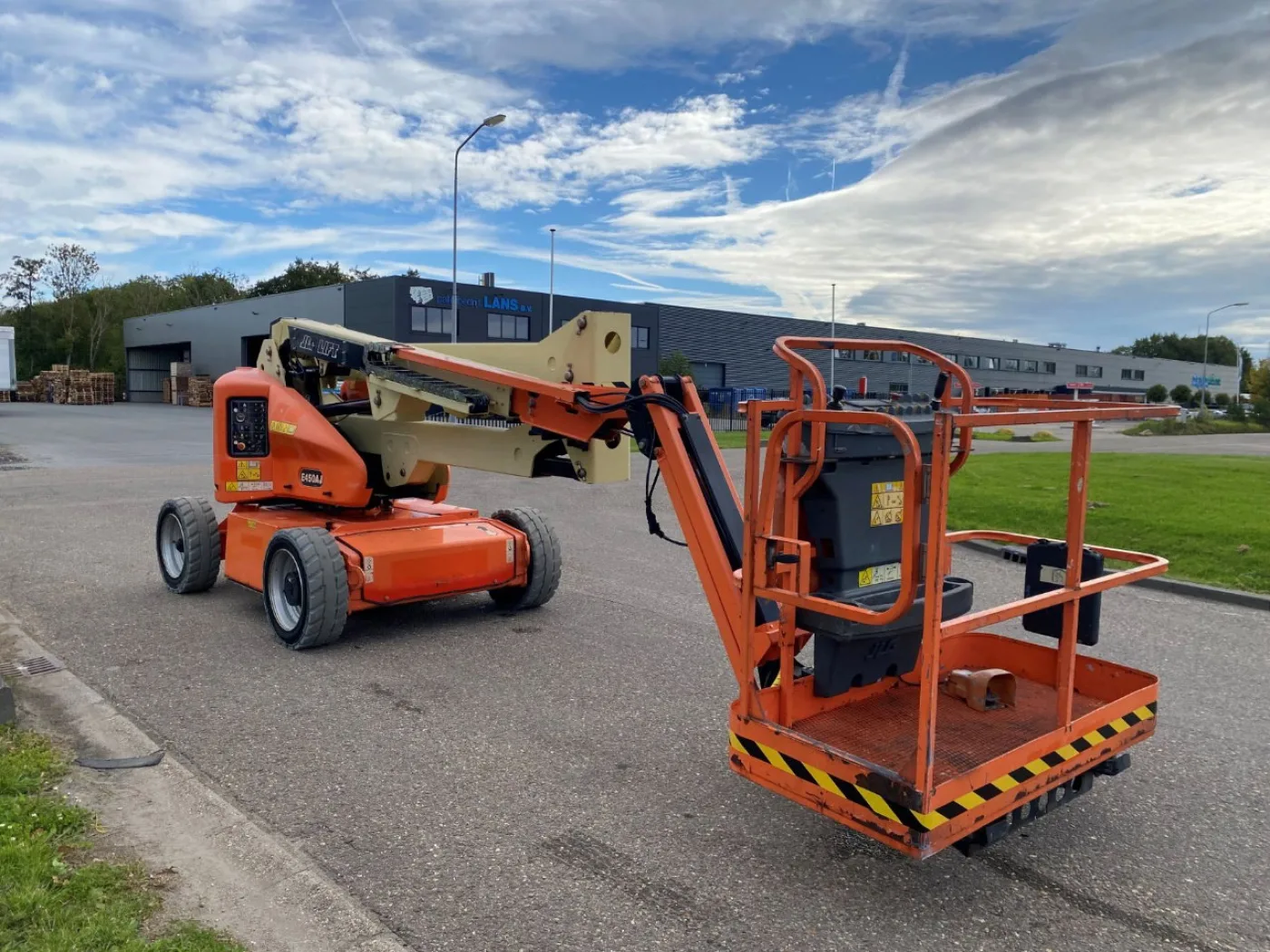 JLG E450AJ - 4