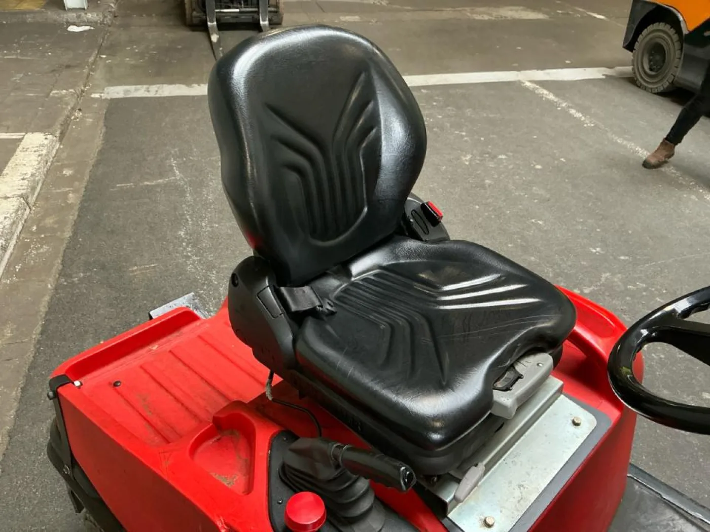 2012 Linde Tow tractor - 7