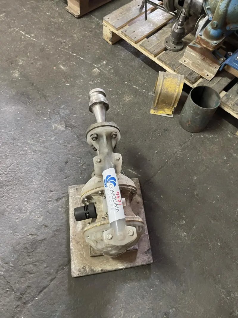 USED AODD VERSA-MATIC E5 AIR OPERATED DUAL DIAPHRAGM PUMP