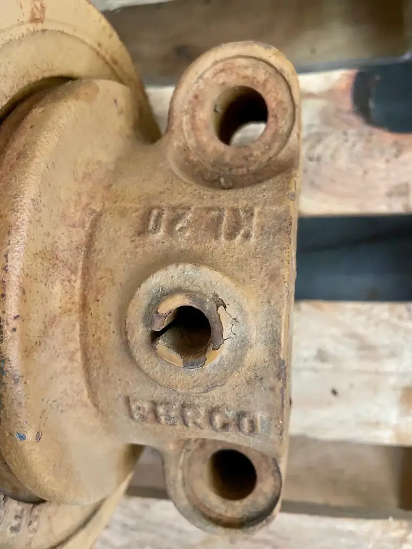 Berco Laufrolle / Trackroller / Singelflansch für Hyundai - 4
