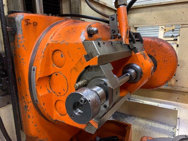 PFAUTER P400 – Gear Hobbing Machine