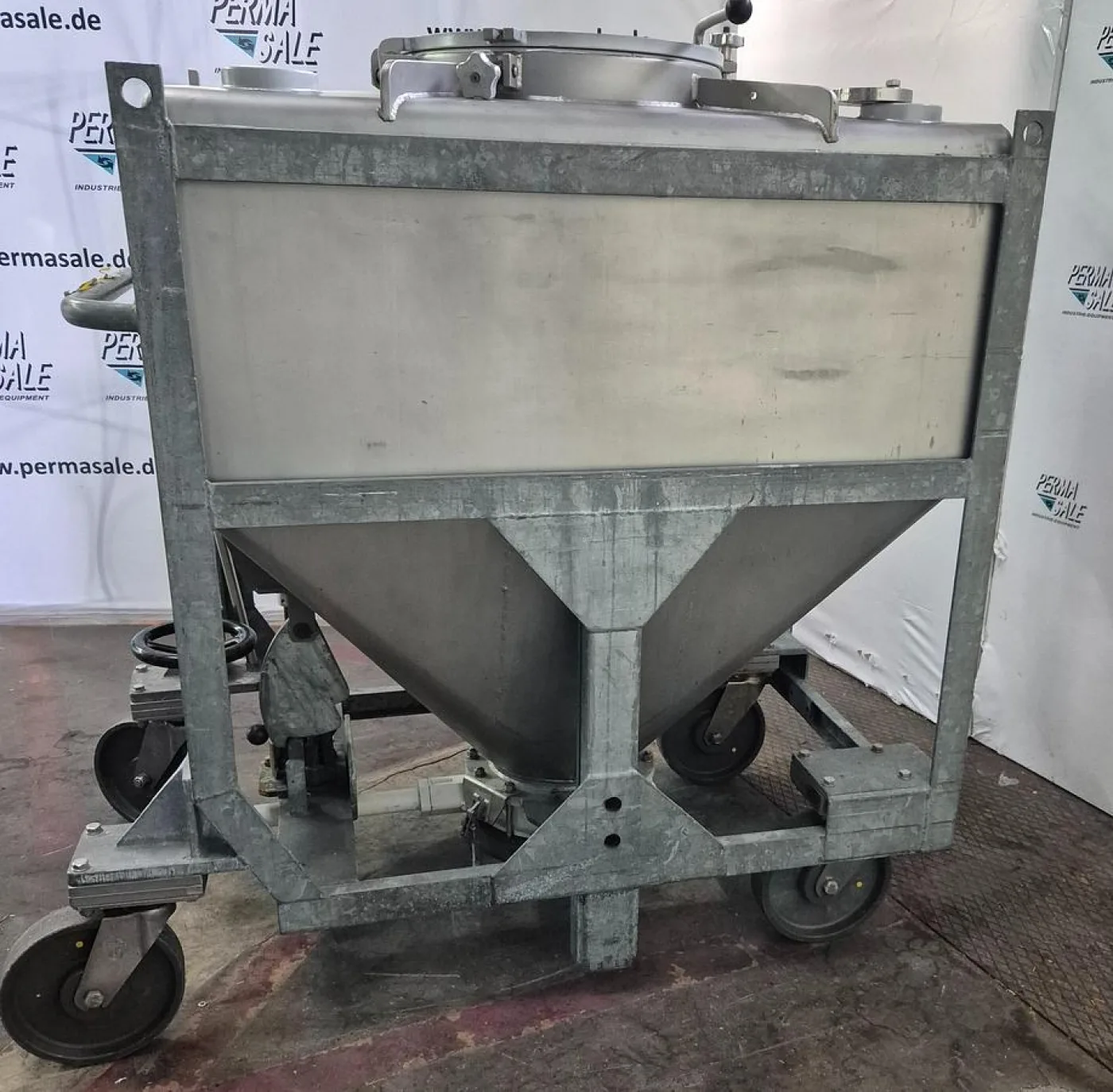 Stöcklin IBC-Behälter (Halar-beschichtet, verzinkter Rahmen) 670 ltr. - 3
