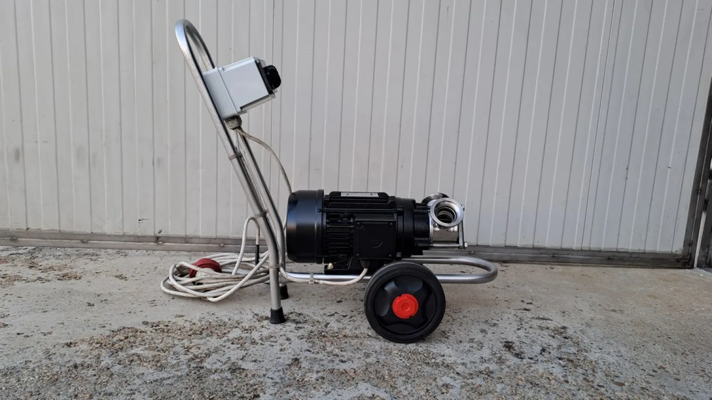 MENCARELLI PUMP MODEL G90 WITH FOOD NEOPRENE IMPELLER AND REVERSING SWITCH POSITIONED ON THE TROLLEY, SECOND-HAND MACHINE - 1