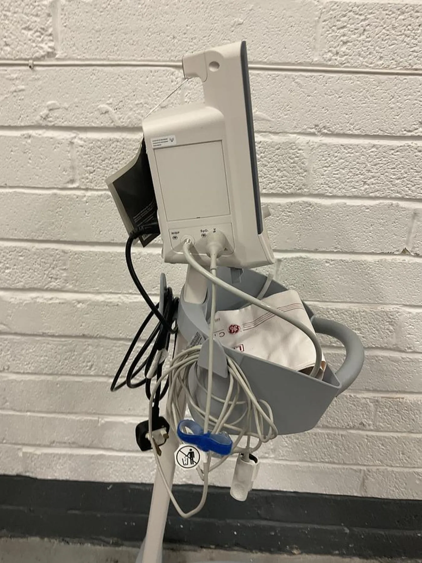 Mindray VS-900 on mobile stand - 6