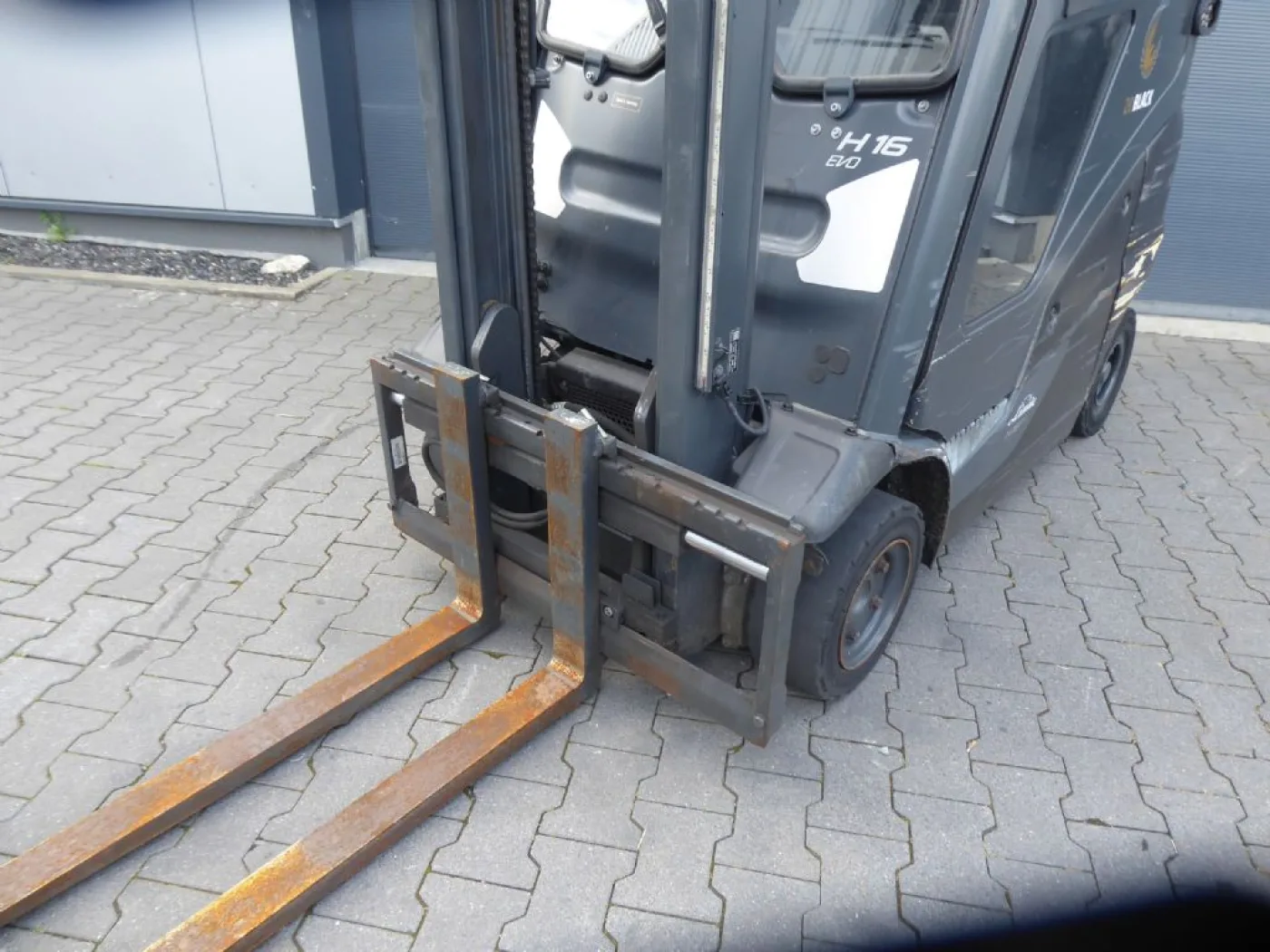 Linde H16T-01 - 3