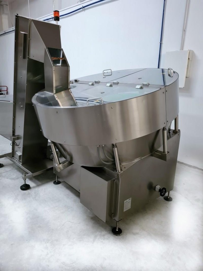 * RIORDINATORE FLACONI CON ELEVATORE E SOFFIATRICE – OZAF – MOD. RO1500