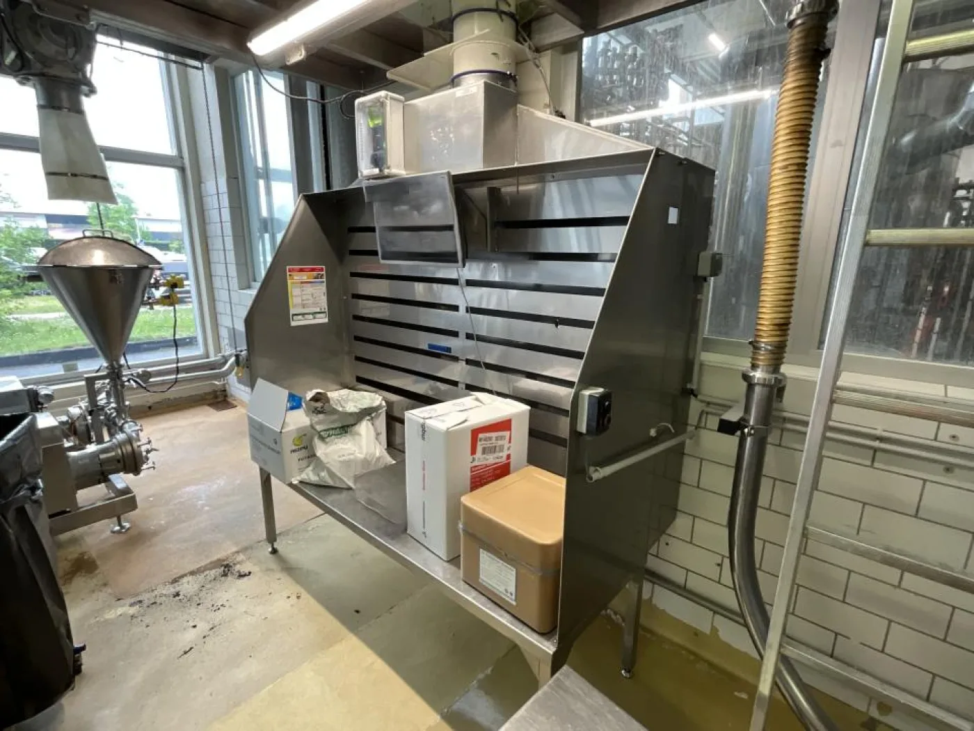 Mateco Mateco Stainless Steel Dispensing Booth with Dust Extraction System - 6