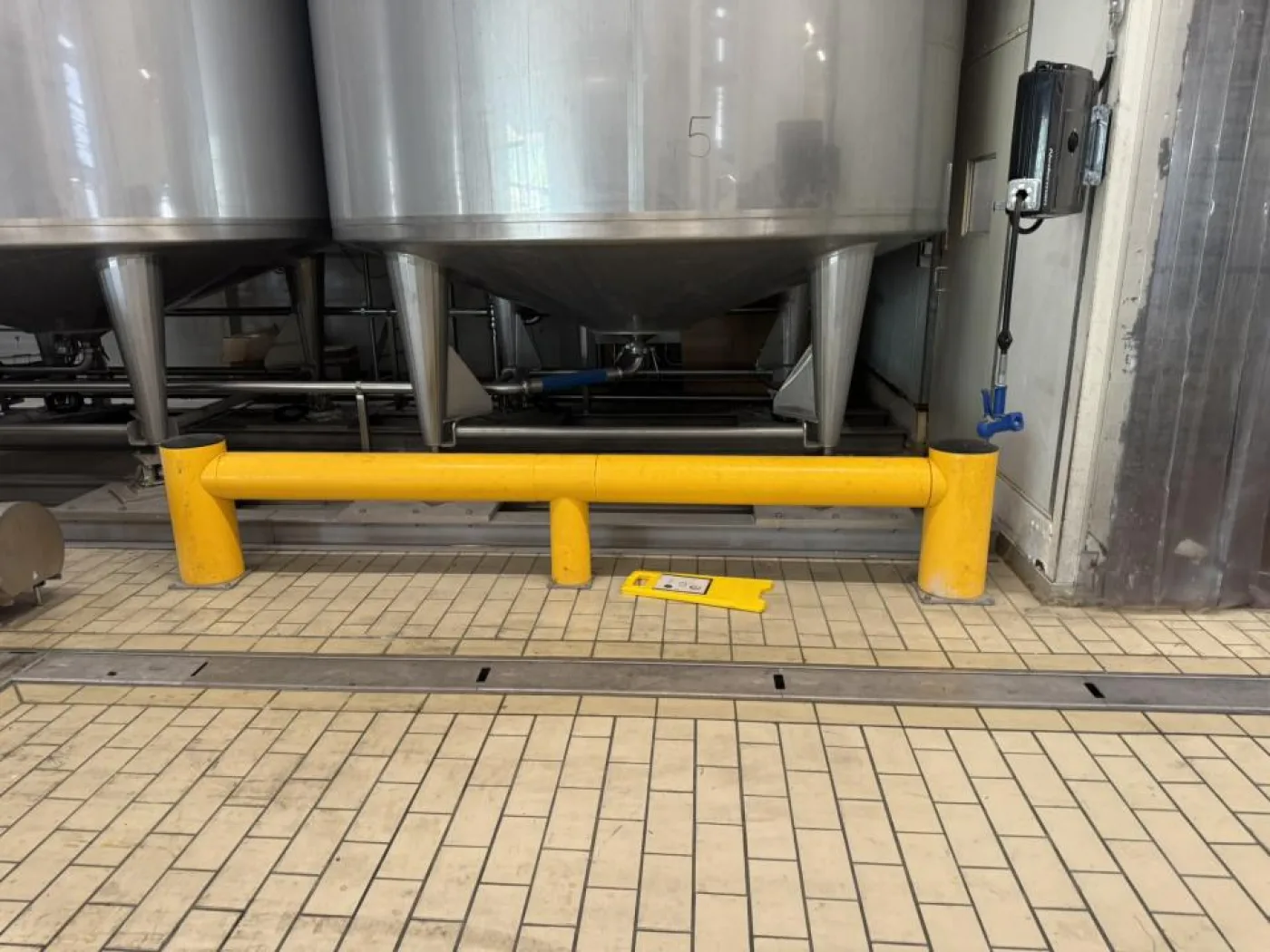 physical protection / impact safety barriers (room) - 2