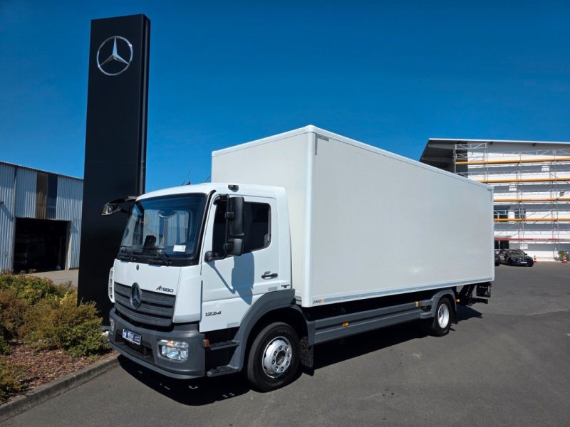 Mercedes Benz Atego 1224 LBW Bär 1.500kg 3 Sitze Air Conditioning