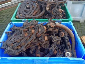 Slaughter conveyor dirty line