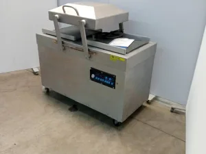 Double chamber vaccuum machine