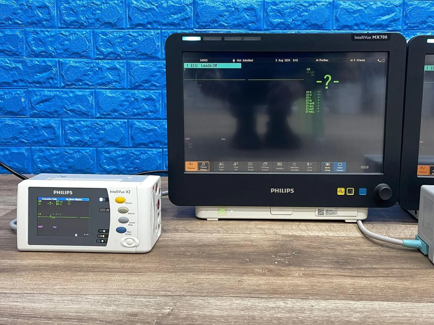 Philips MX 700 Patient Monitor YOM: 2012 - 5