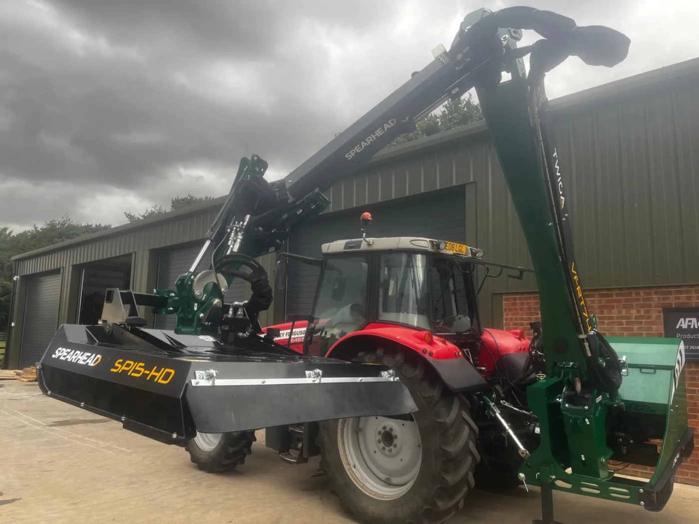 Spearhead Twiga VFRT72 Pro Hedgecutter with Rotary head - 8