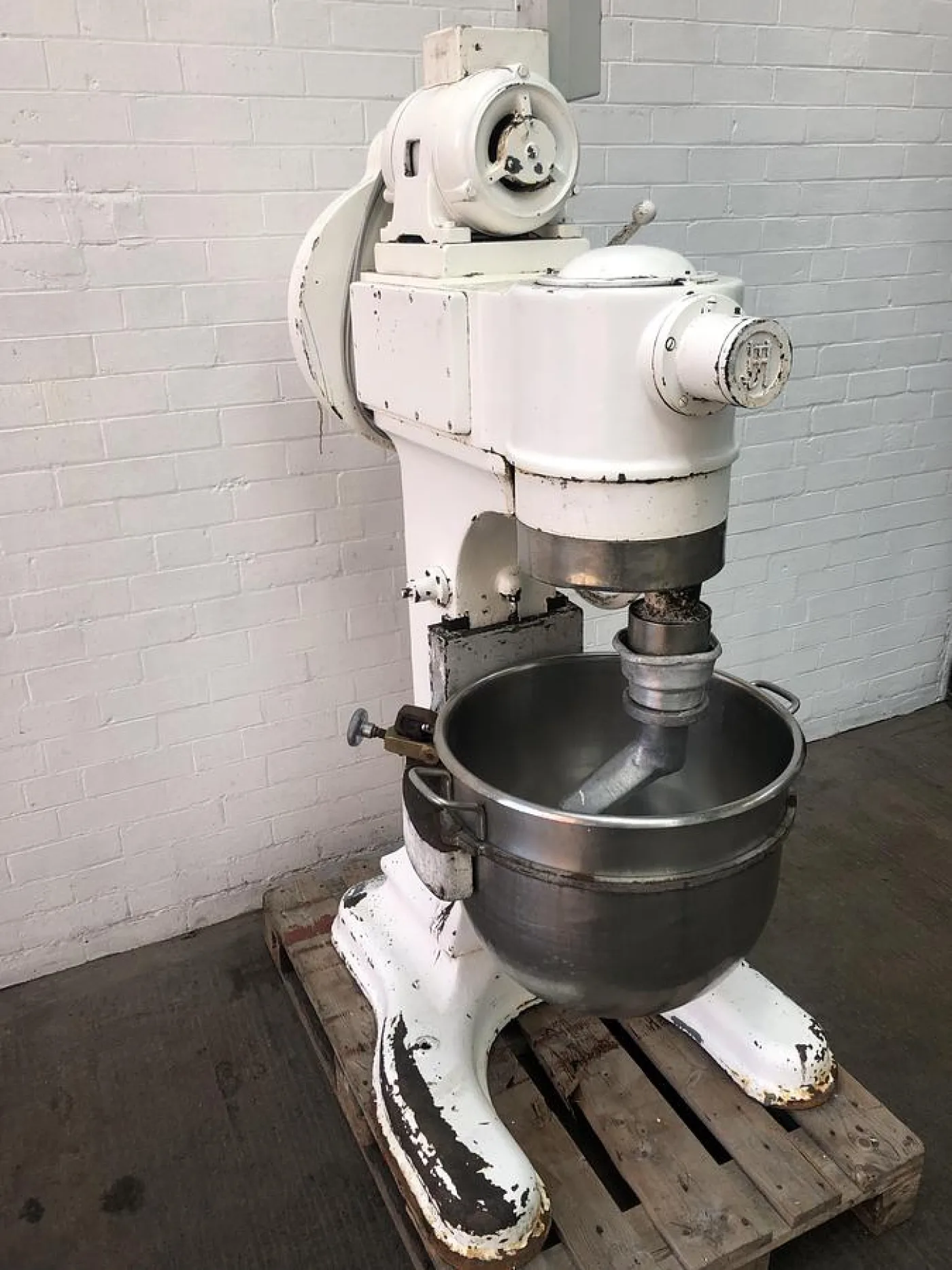 John Hunt 80Ltr Planetary Mixer with Stainless Steel Bowl and Dough Hook - 2