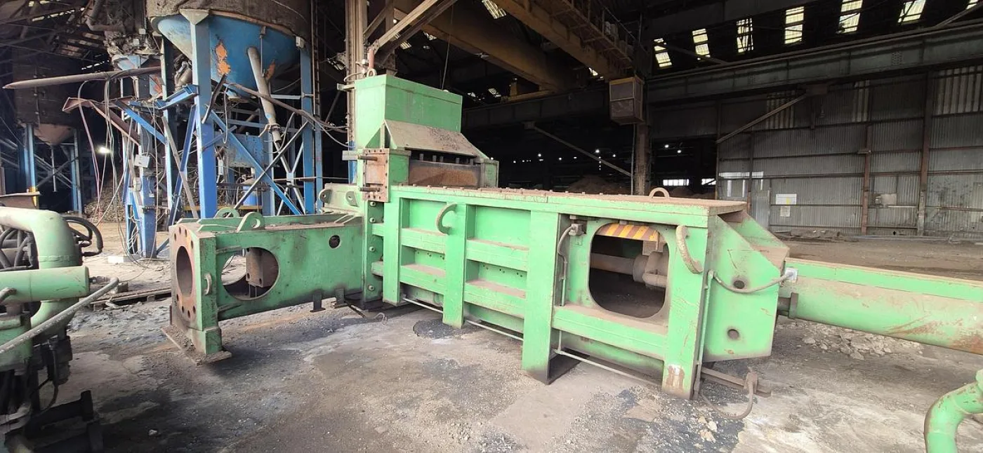 Harris TGS 215 3-RAM Metal Baler - 2