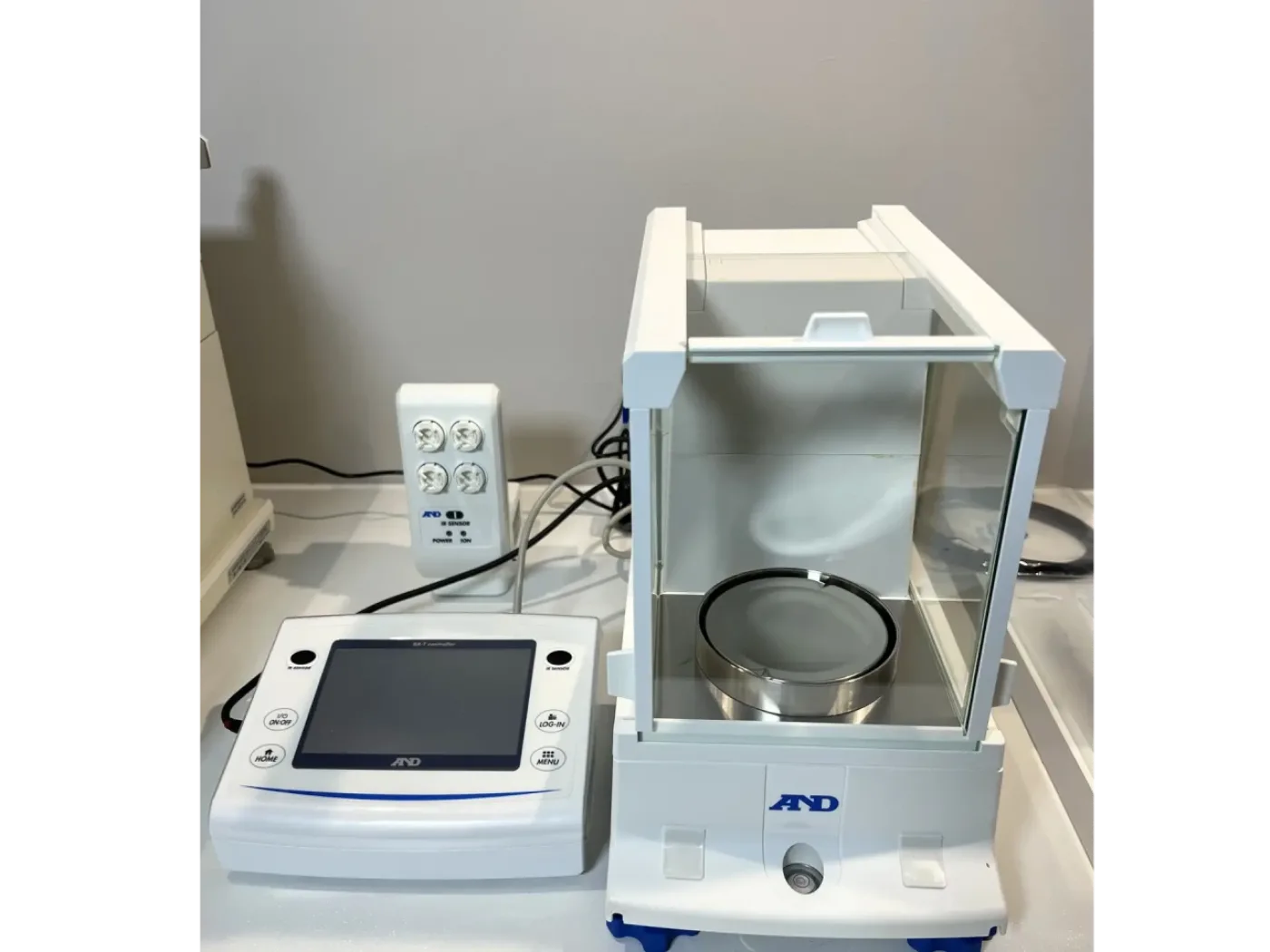 A&D Semi Micro Balance BA-225TE - 1