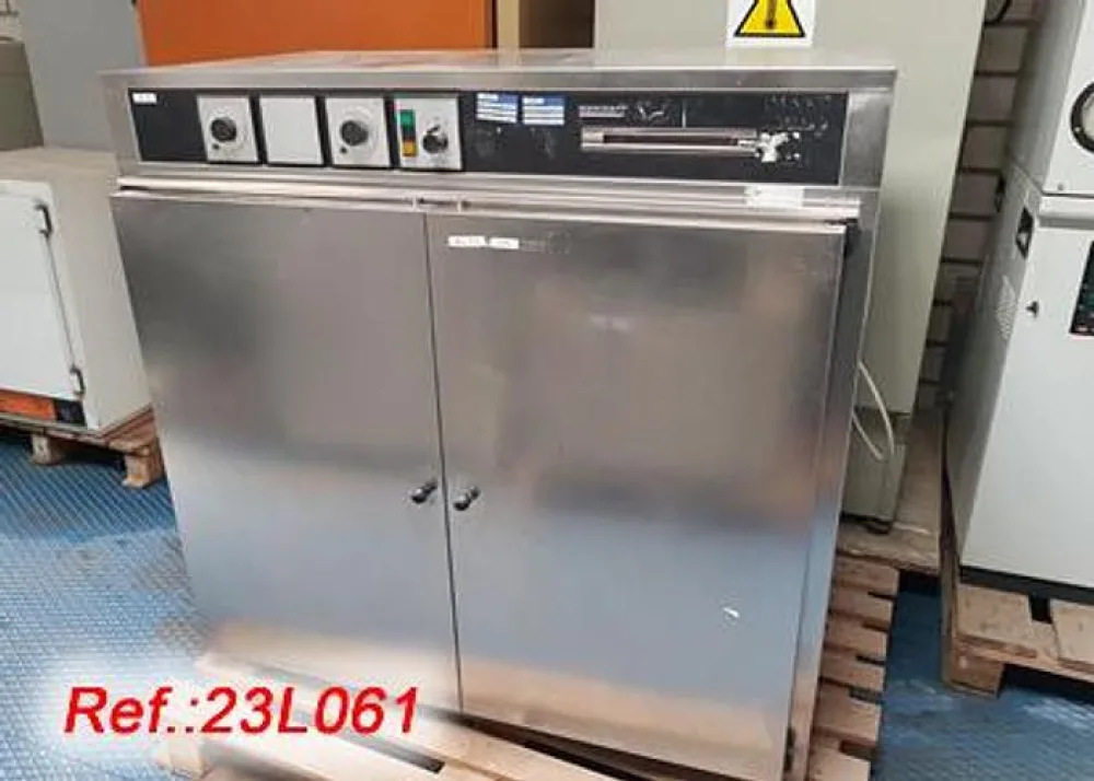 ESTUFA "MEMMERT" DE DOS PUERTAS PARA LABORATORIO
