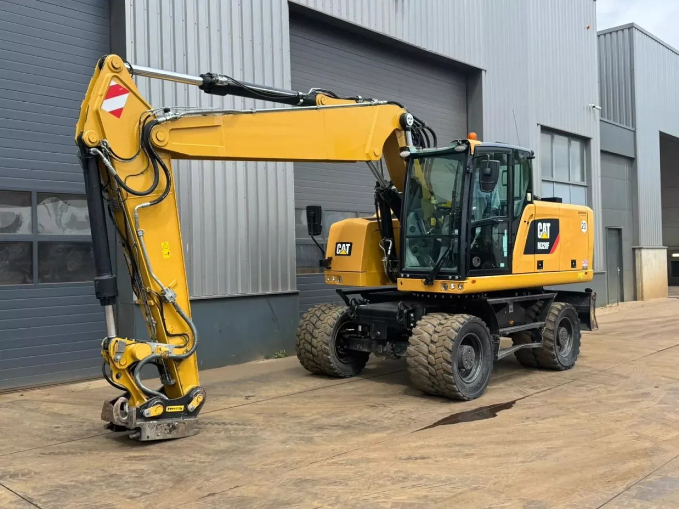 Caterpillar M320F - 2