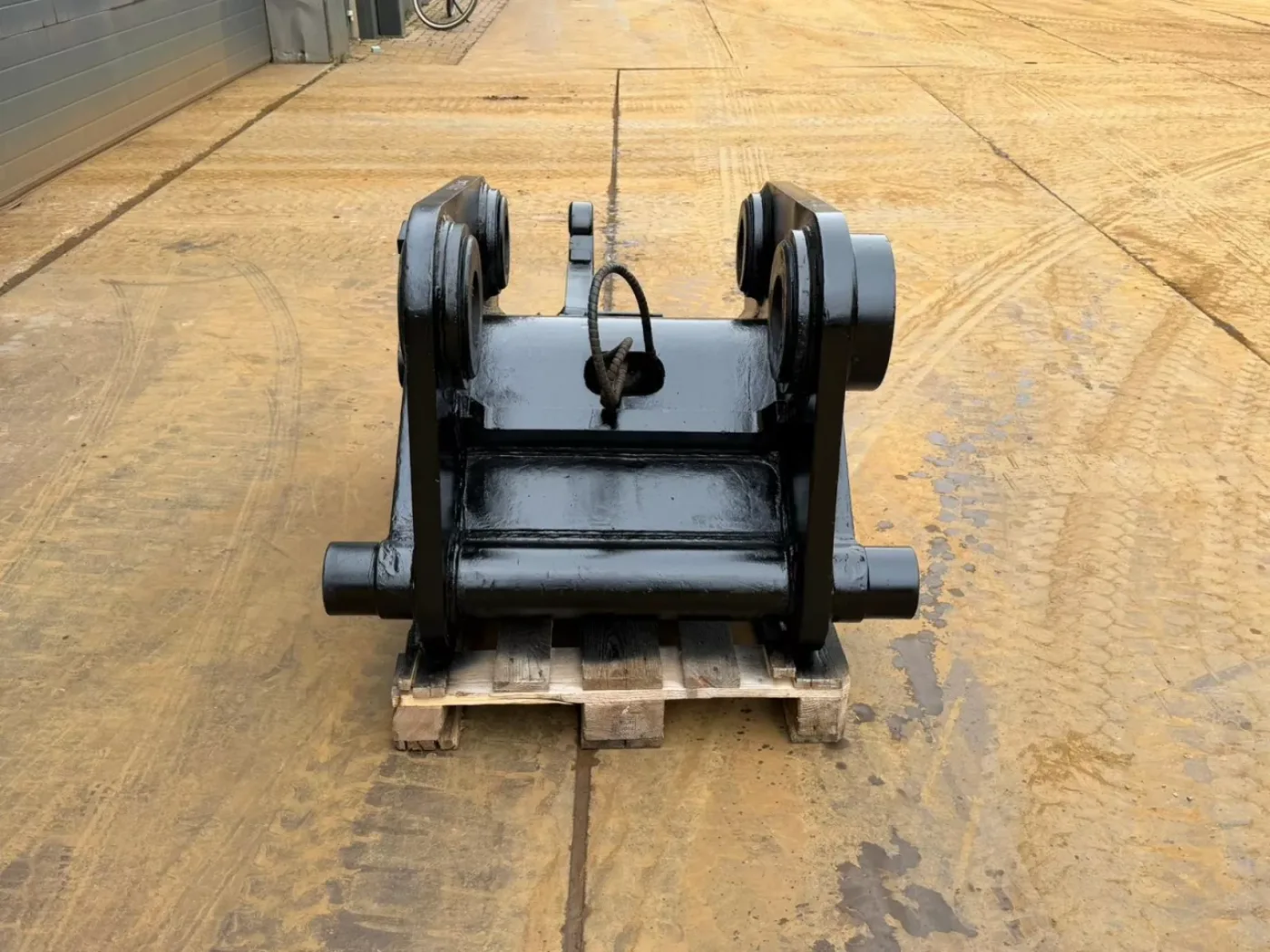 Caterpillar Quick coupler CW70 for 374F - 5