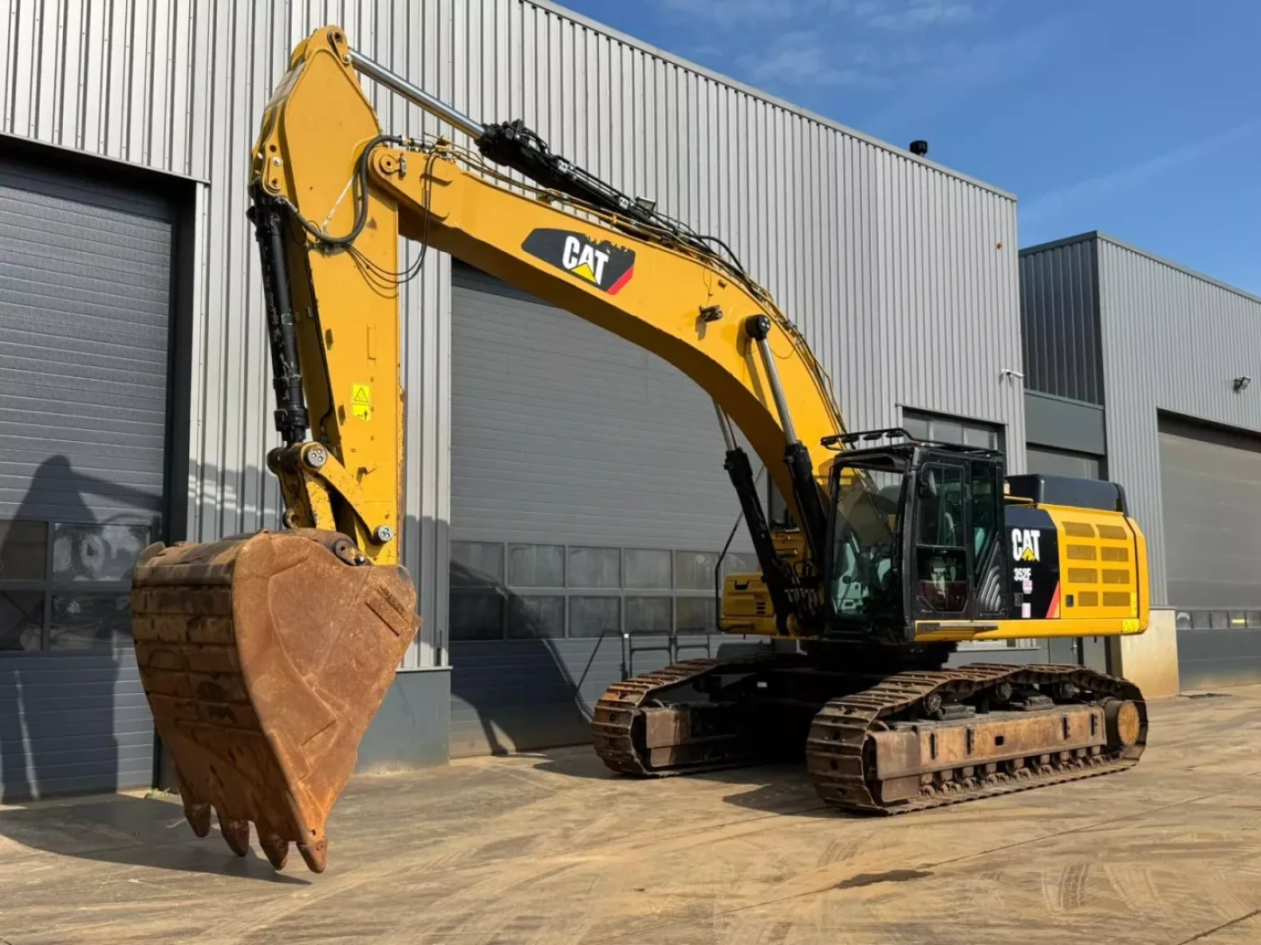 Caterpillar 352F - 3