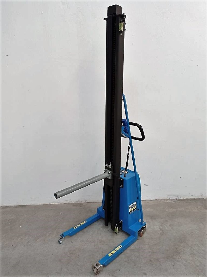 CARRELLO ELEVATORE – PONTINA CARRELLI
