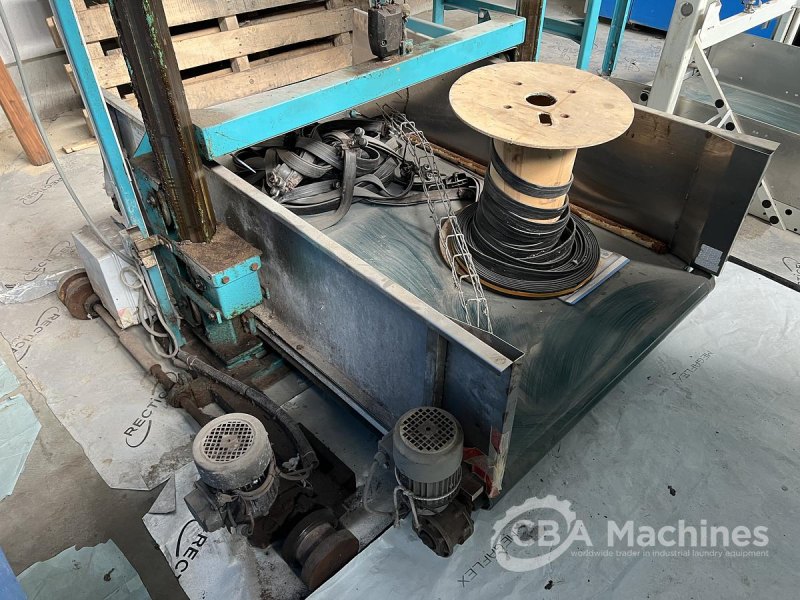 2000 Shuttle Lavatec height 2130mm (390)