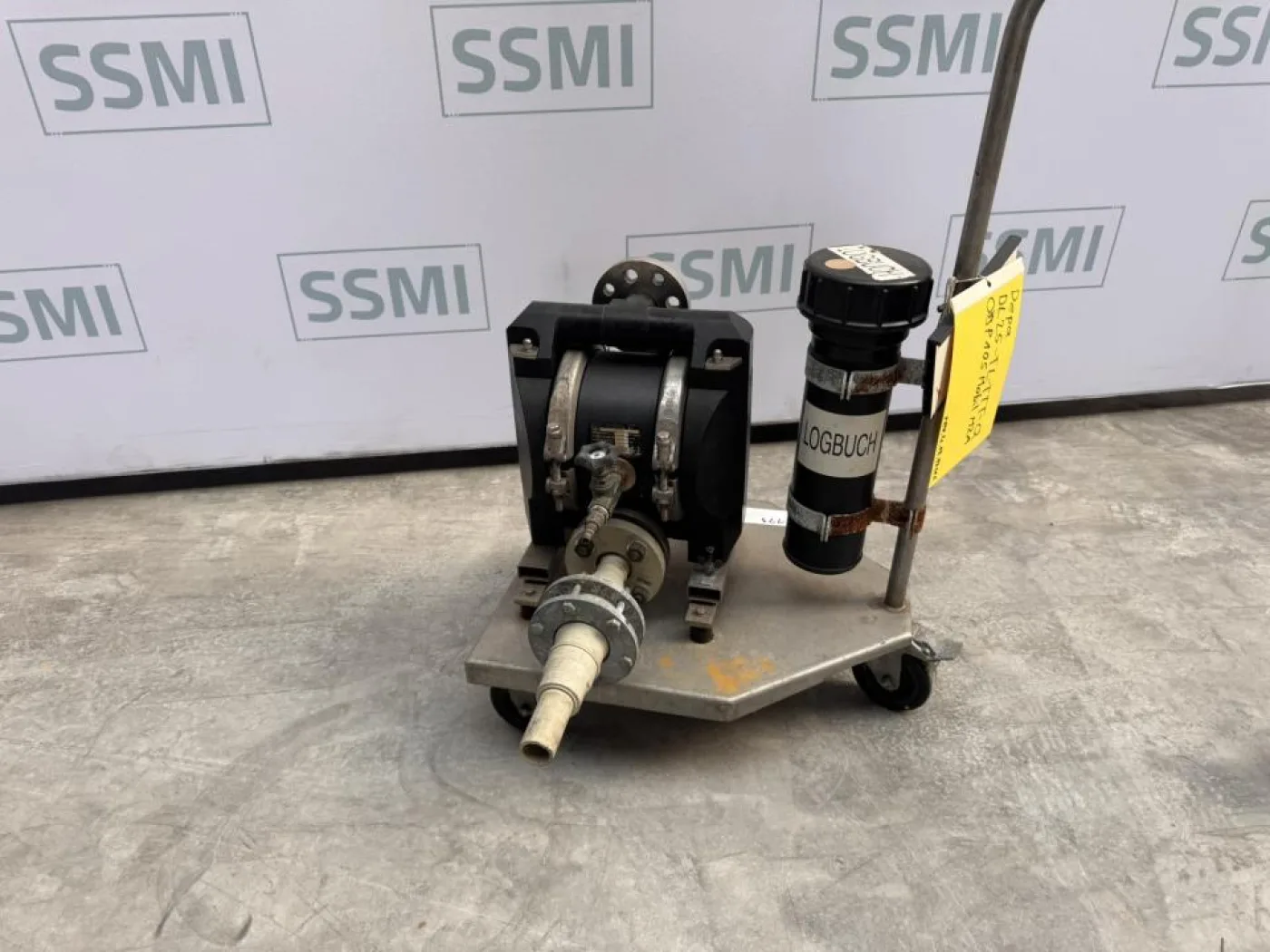 Diaphragm pump on trolly - 3