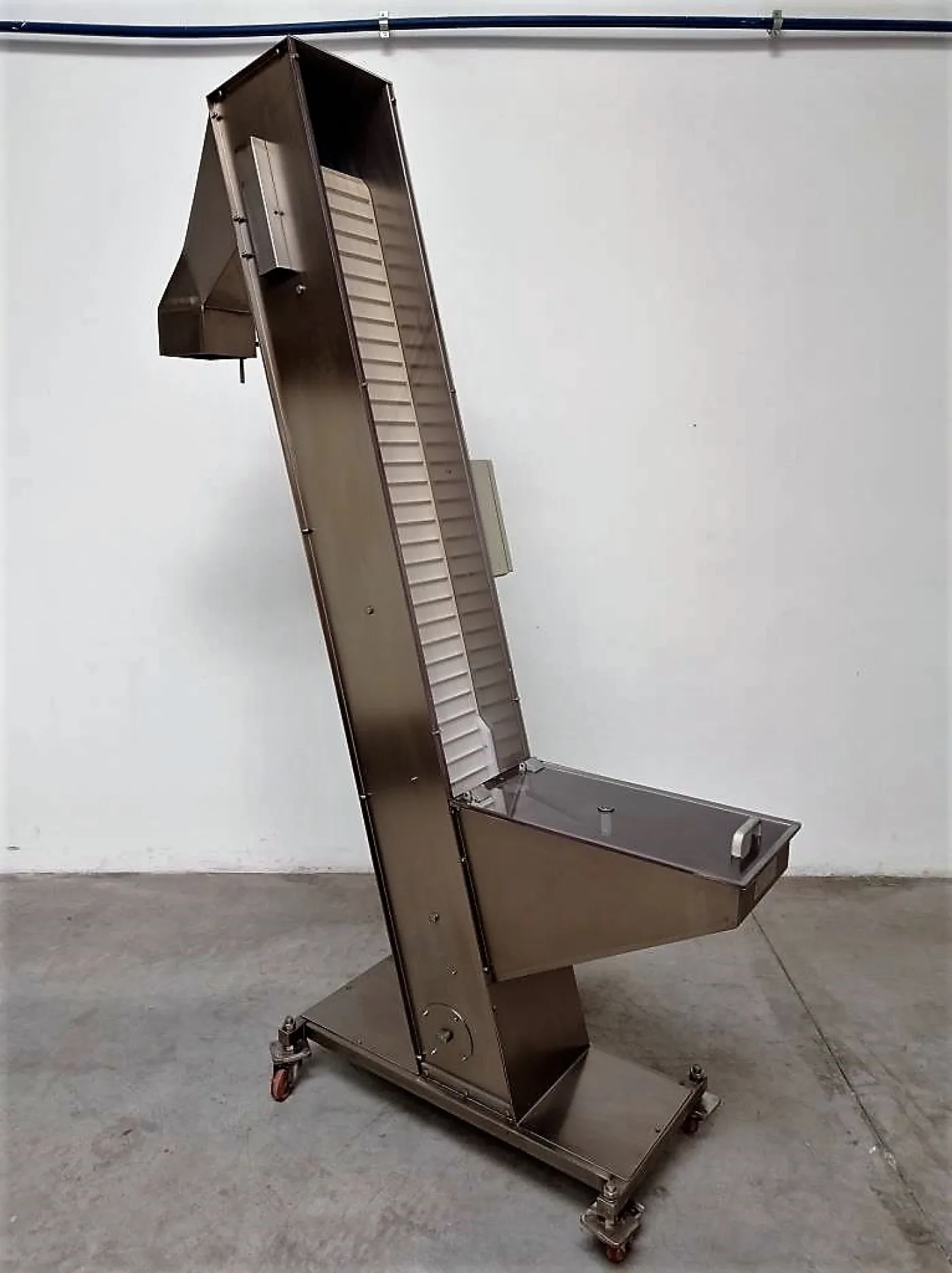ELEVATORE PER TAPPI – NUOVA COMEVI –MOD. COMEV 2 - 1