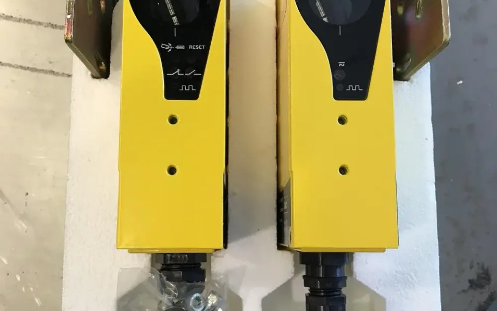 LIGHT BEAM SENSOR FOR SECURITY PERIMETER HONEYWELL FF-SPS4 UNUSED